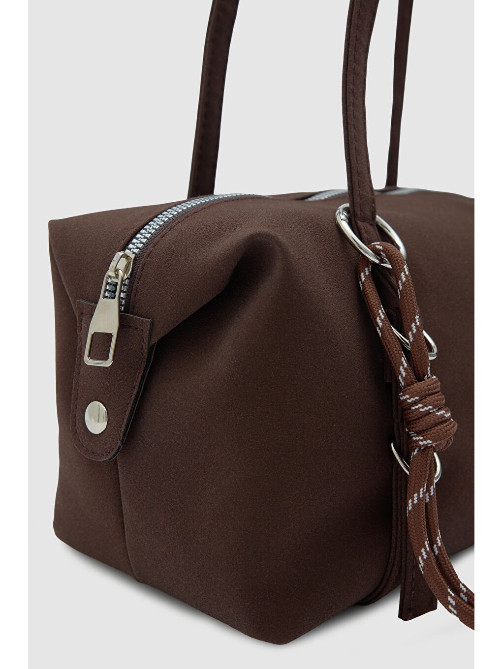 Kahverengi Gia Charmlı Oval Çanta Kahve-2