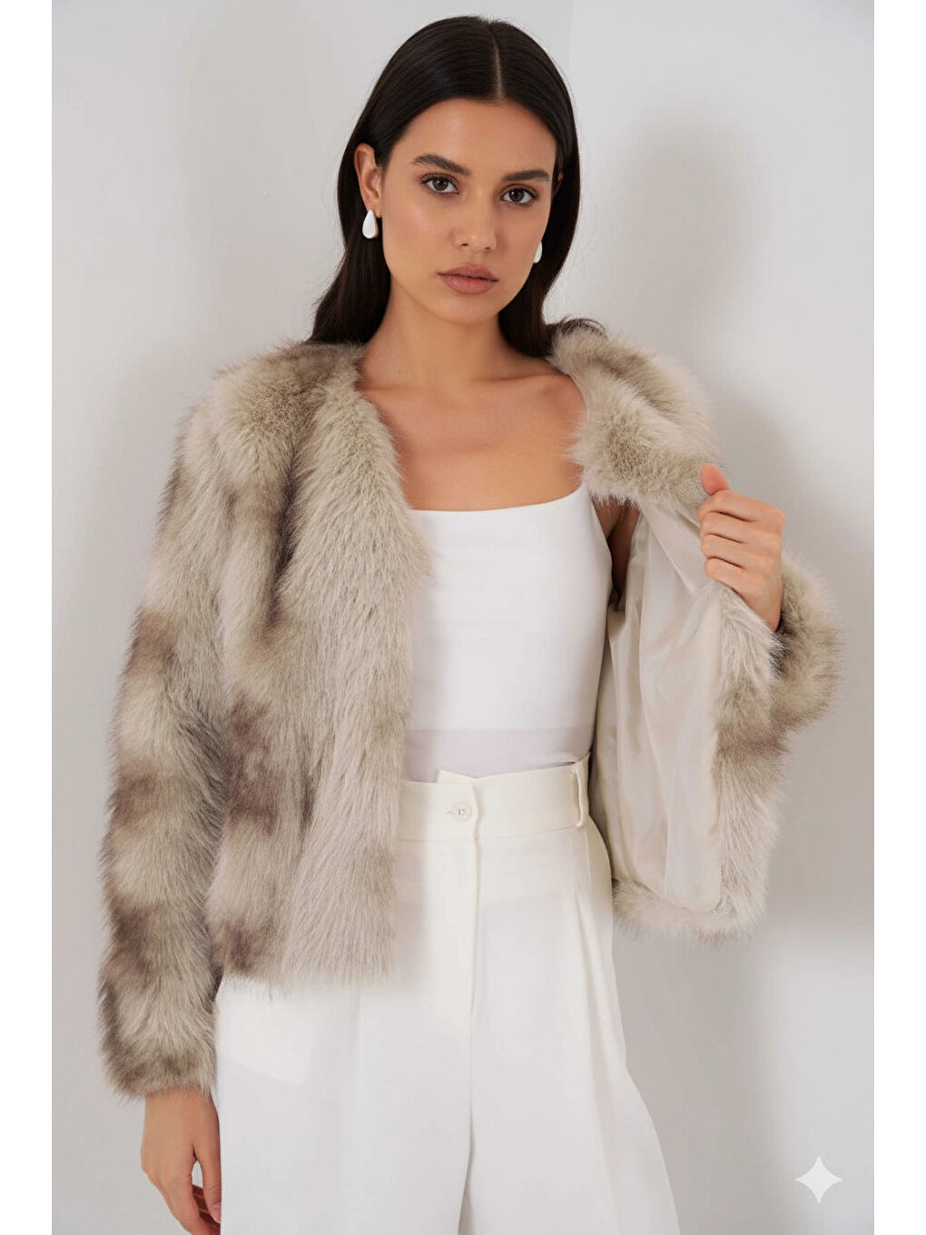 Kadın Bej İçi Astarlı Pelüş Kürk Mont HZL25W-BD152251-2