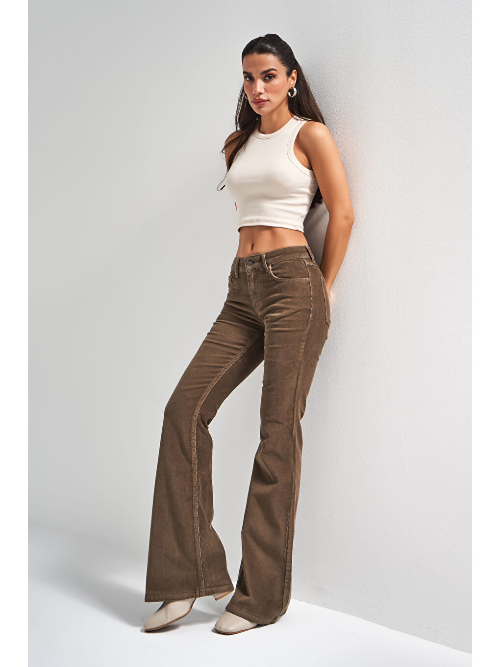 Kahverengi Kadın Haki Renk 26w5-82 Low Waist Flare Fit İnce Fitilli Velvet Kadife Kumaş Pantolon-4