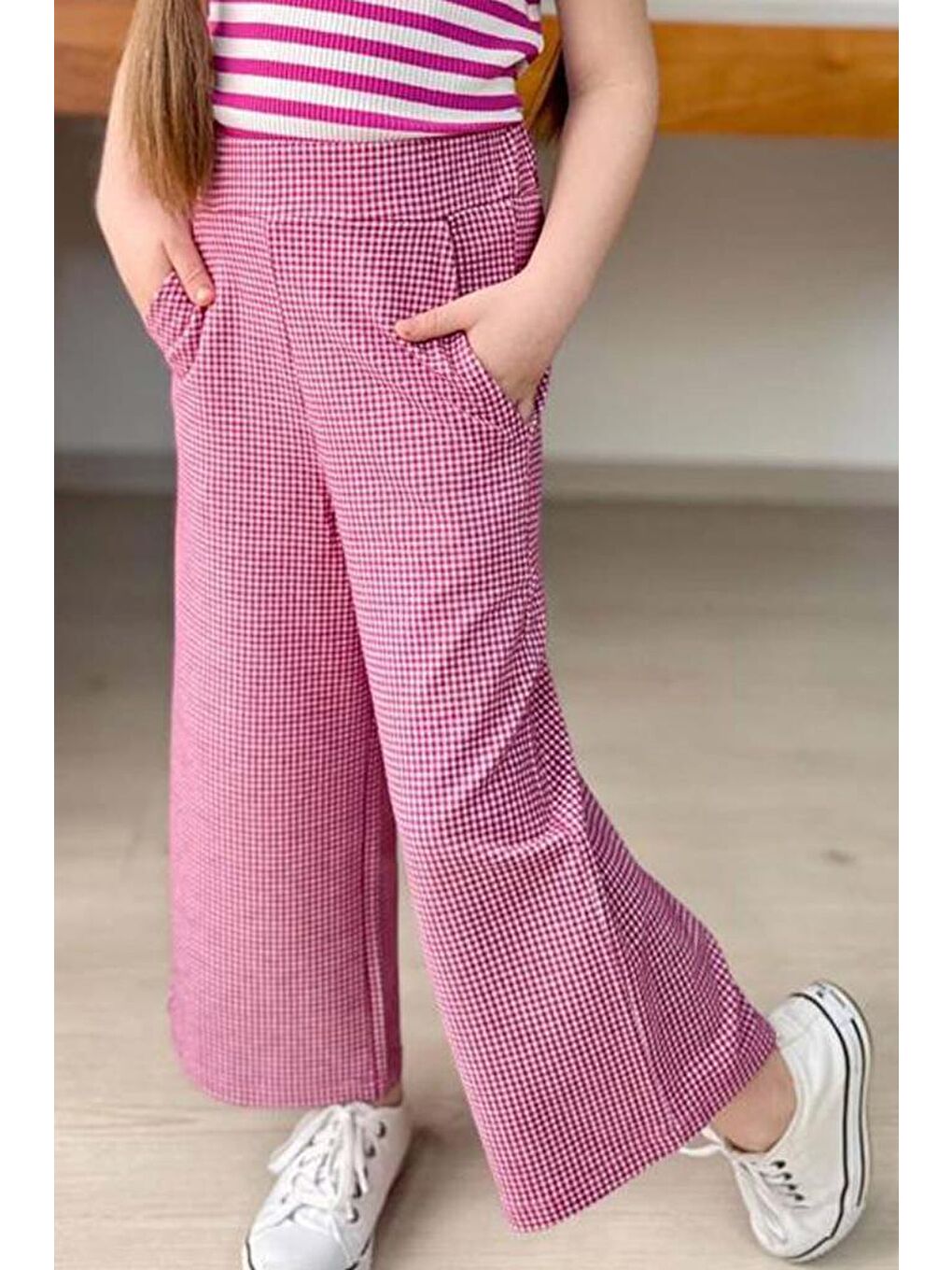 Kız Çocuk Yatay Çizgiler Kolsuz Omuzları Fırfırlı Bluz Pötikare Kumaş Pantolon Pembe Alt Üst Takım-3