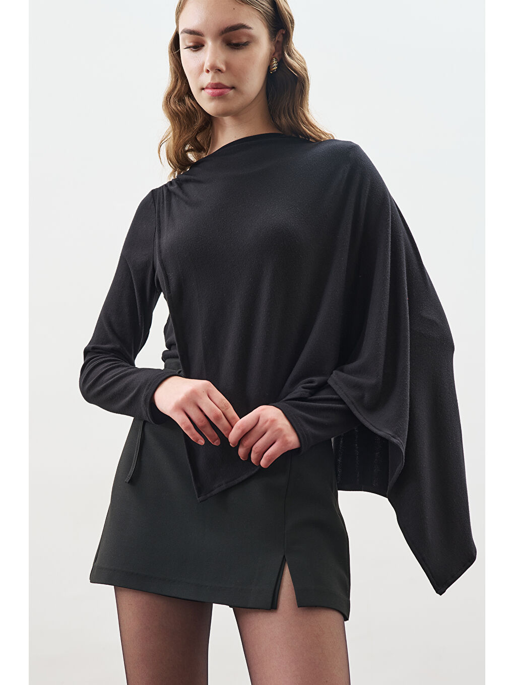 Şal Detaylı Dökümlü Bluz Siyah-4