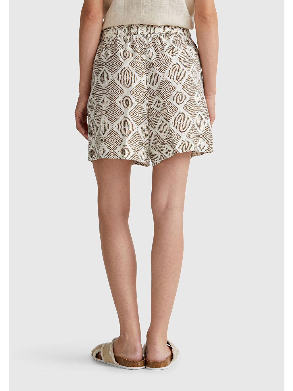 Kadın Beyaz Mix %100 Keten Desenli Beli Lastikli Cepli Şort-2