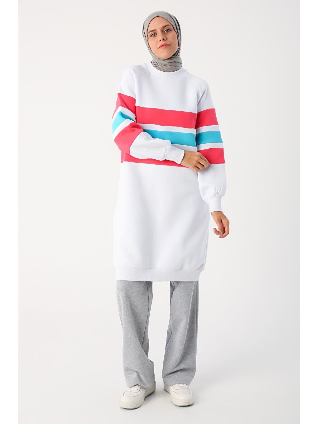 Beyaz Oversize Renkli Çizgili Şardonlu Sweat Tunik-1