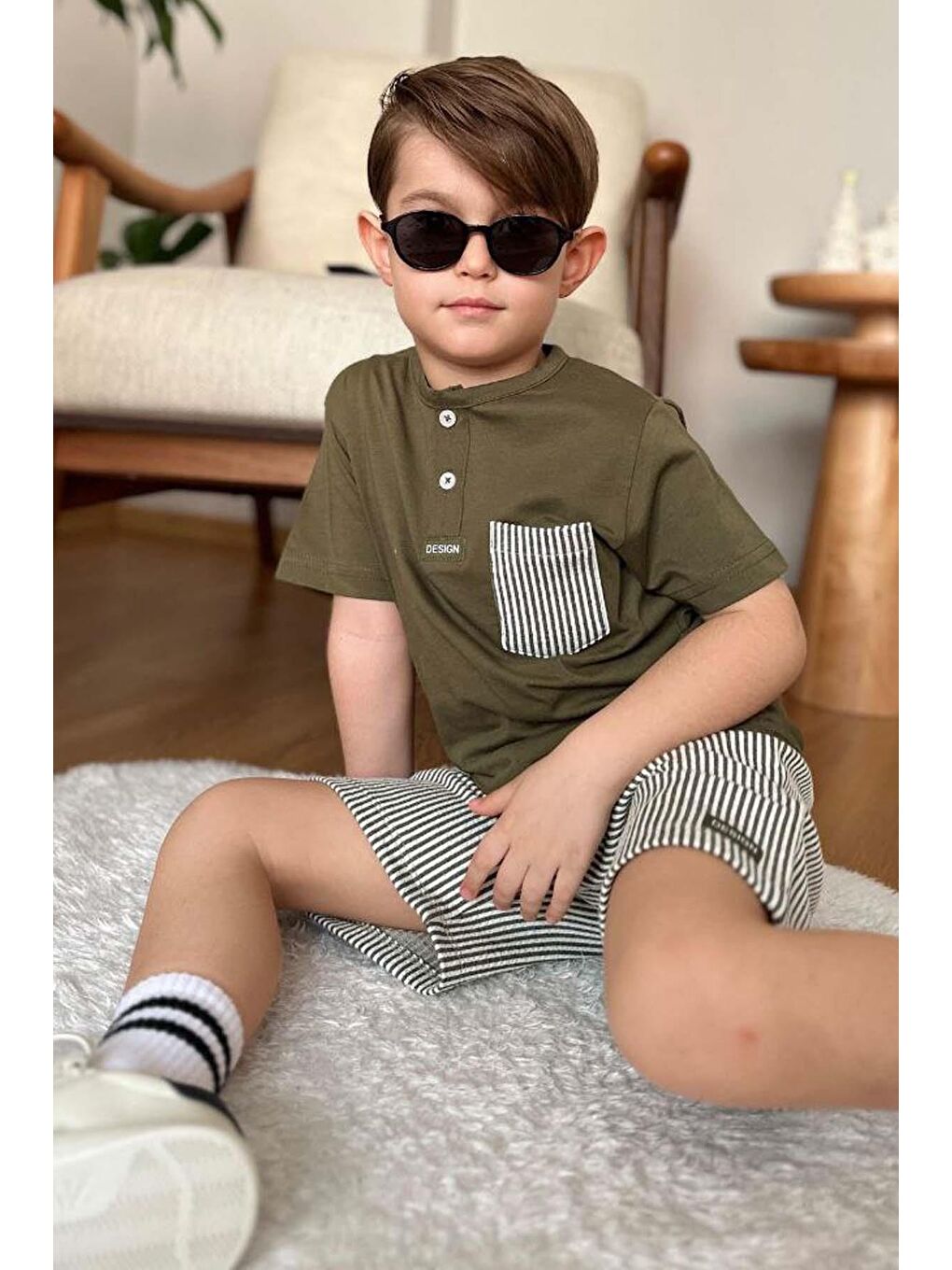 Erkek Çocuk Kapak Cepli Düğme Detaylı Haki T-Shirt Çizgili İp Detaylı Şortlu Takım-1