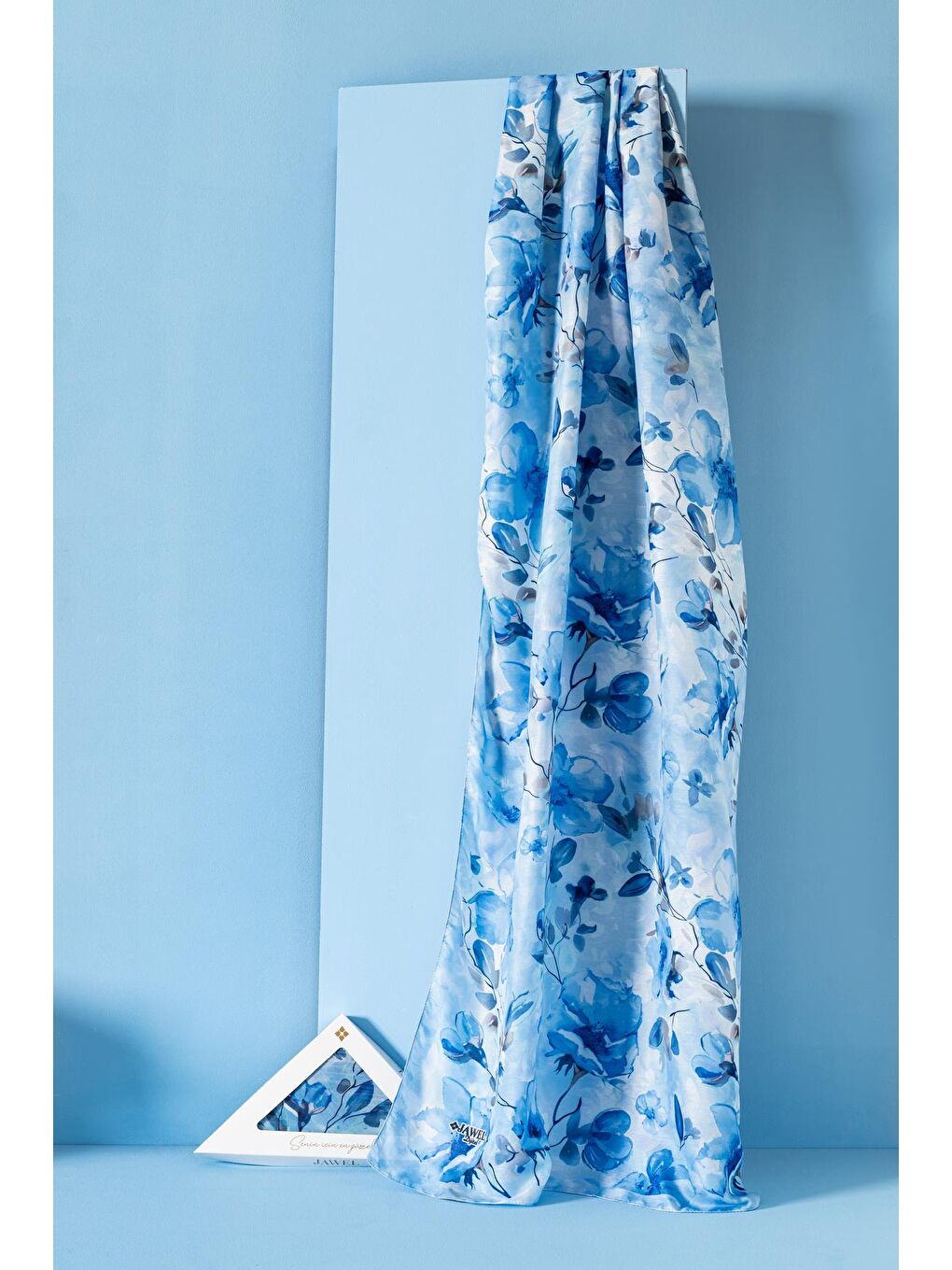 İndigo Kadın Çiçekli Pachira Soft Şal