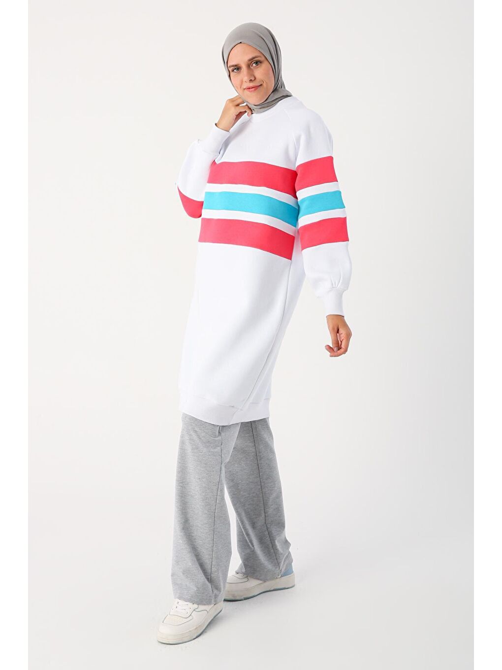 Beyaz Oversize Renkli Çizgili Şardonlu Sweat Tunik-2