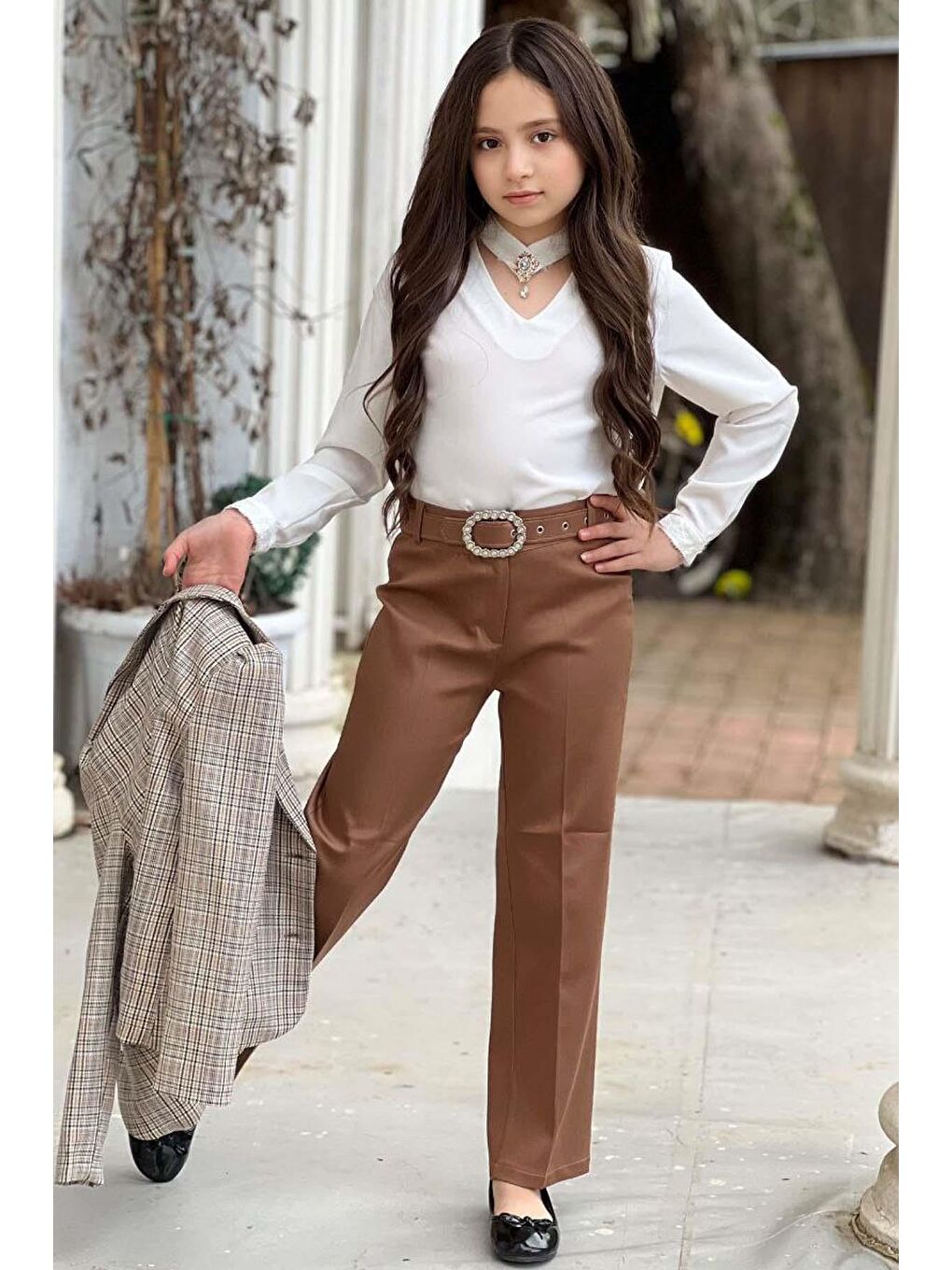 Kahverengi Kız Çocuk Yakası Açık Ve Taş Detaylı Bluz Ekose Çizgi Blazer Ceket Kemerli Taba Alt Üst Takım-2