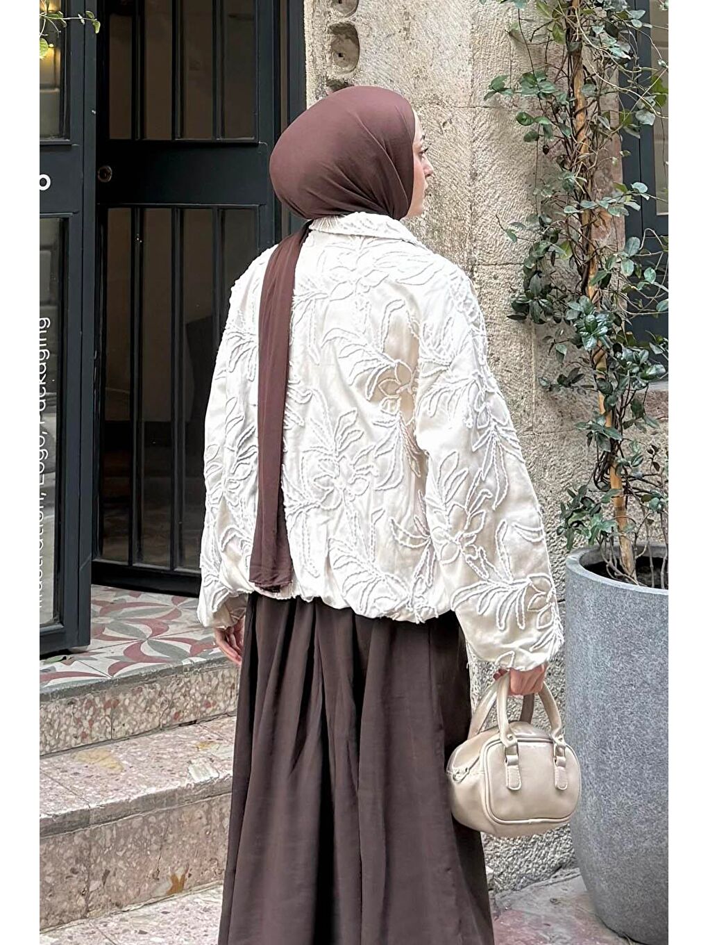 Ekru Nakış Detaylı Mont Krem-3