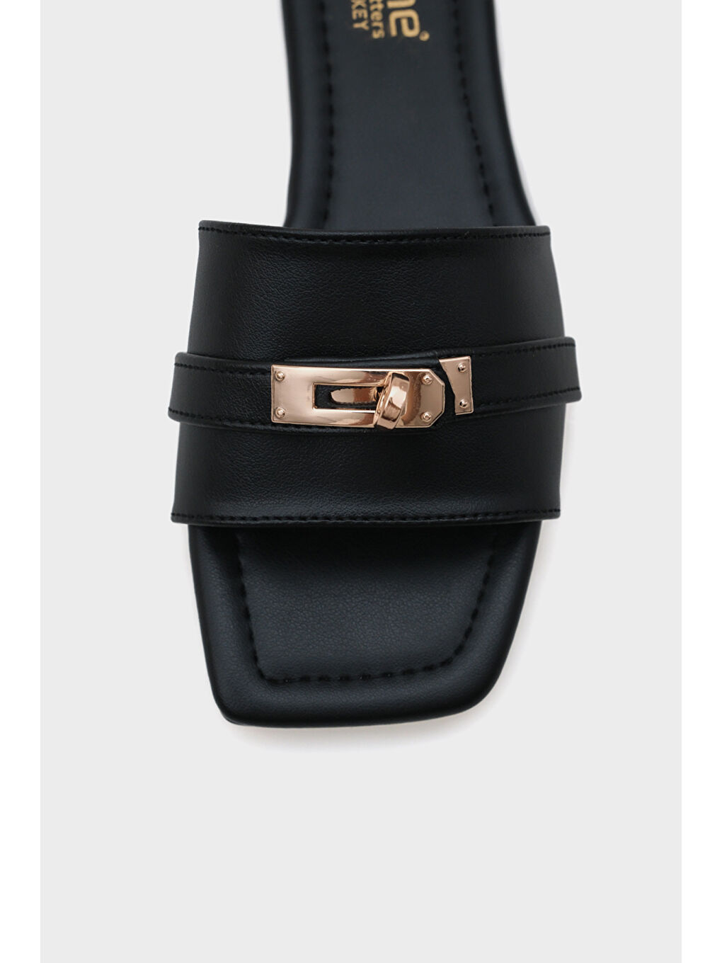 Siyah Kim Kadın Terlik-2