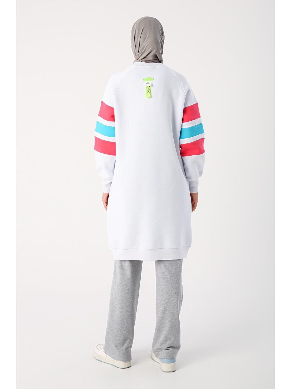 Beyaz Oversize Renkli Çizgili Şardonlu Sweat Tunik-3