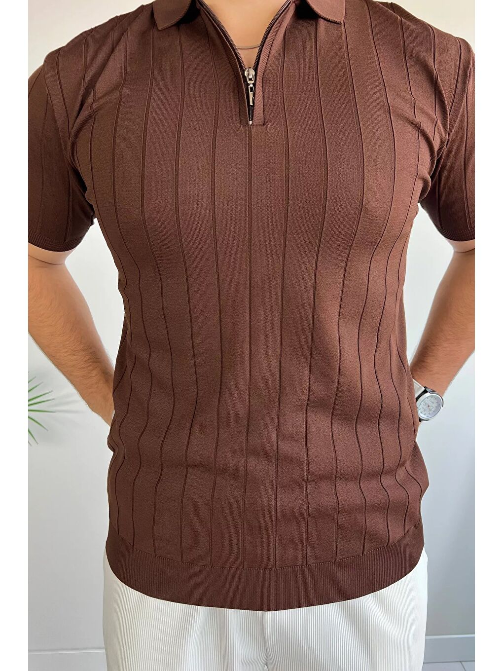 Kahverengi Polo Yaka Yarım Fermuarlı Erkek Triko Tişört-2