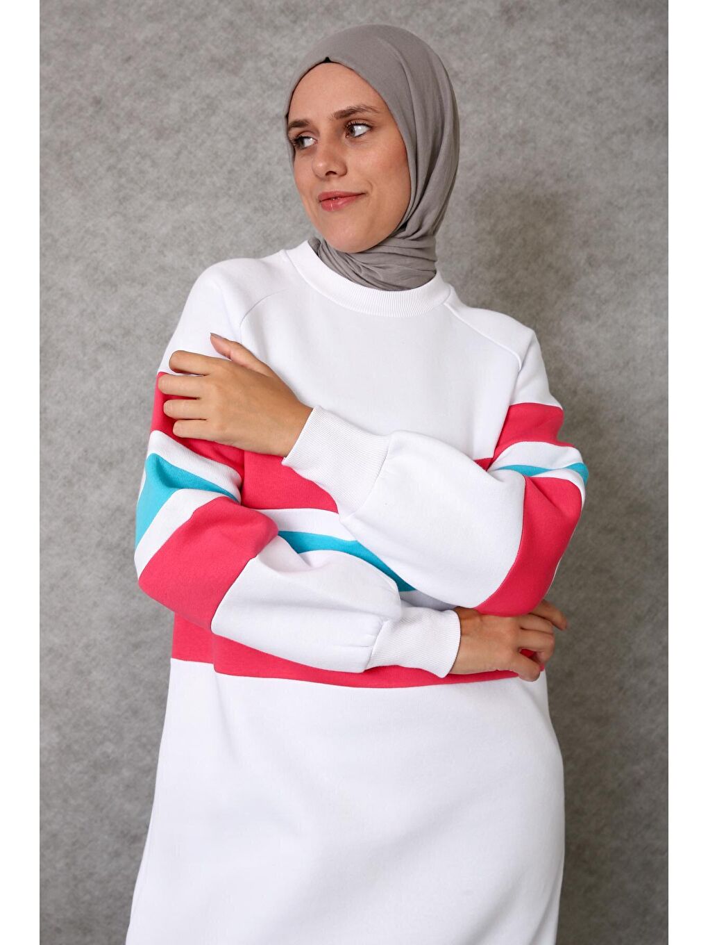 Beyaz Oversize Renkli Çizgili Şardonlu Sweat Tunik-4