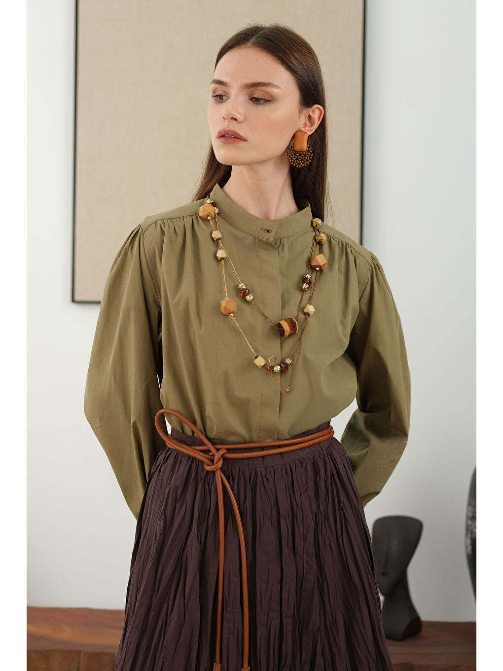 Yeşil Omzu Büzgülü Poplin Gömlek Açık Kil-1