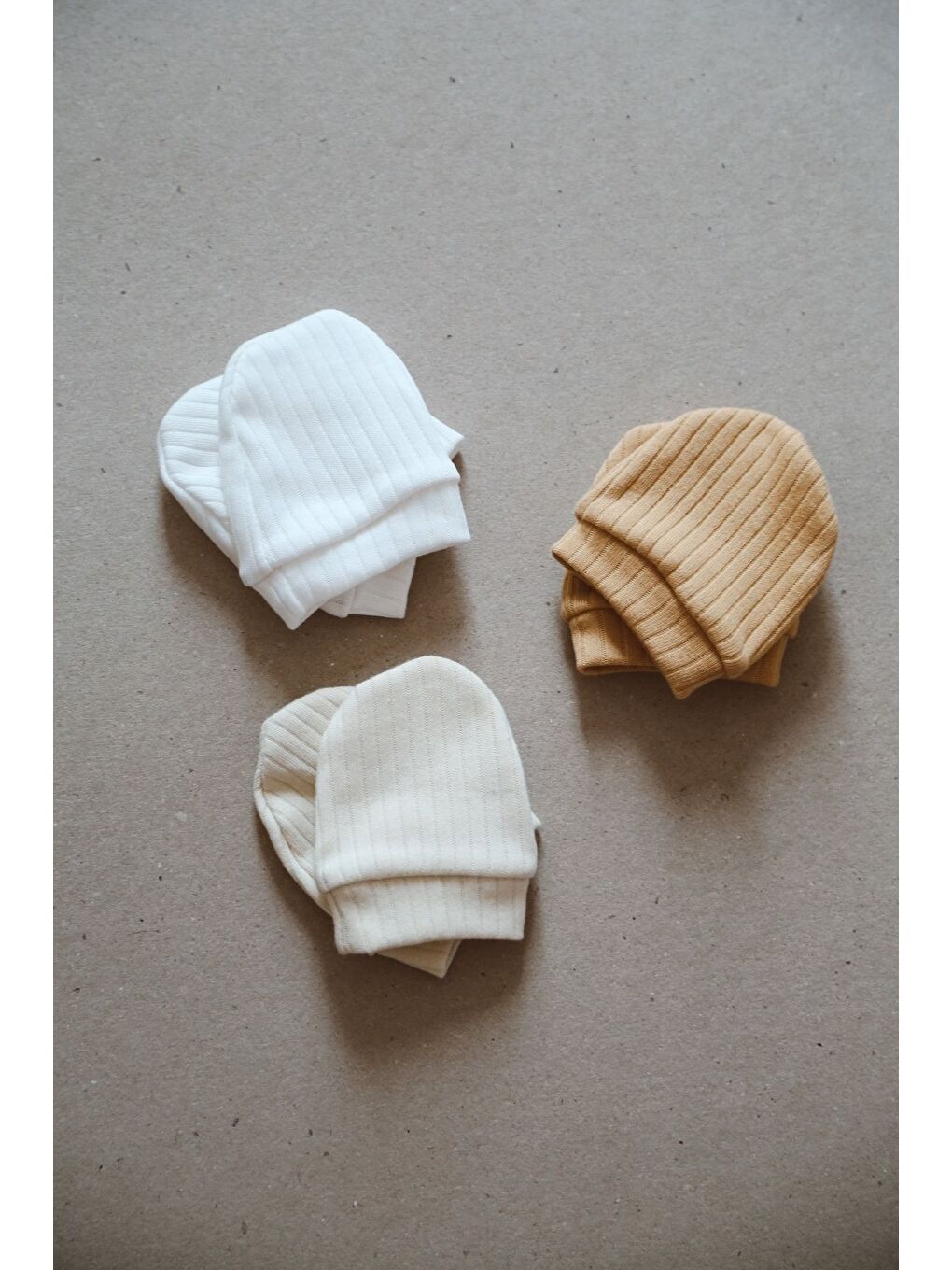 Karışık 3lü Hardal-Krem-Beyaz Yenidoğan Eldiven Set Model 1