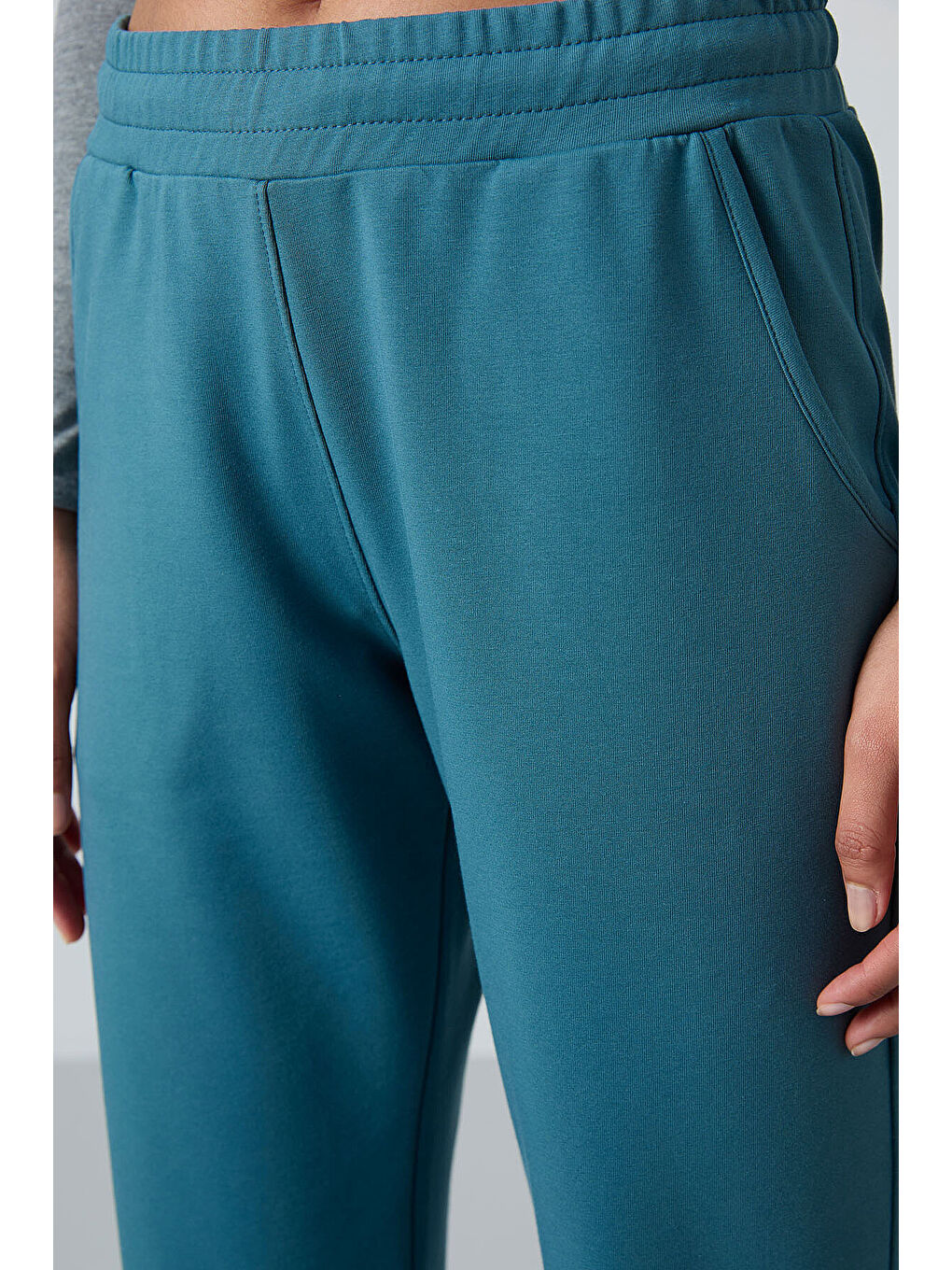 Yeşil Zümrüt Yüksek Bel Cepli Rahat Form Klasik Paça Kadın Eşofman Alt - 94584-3