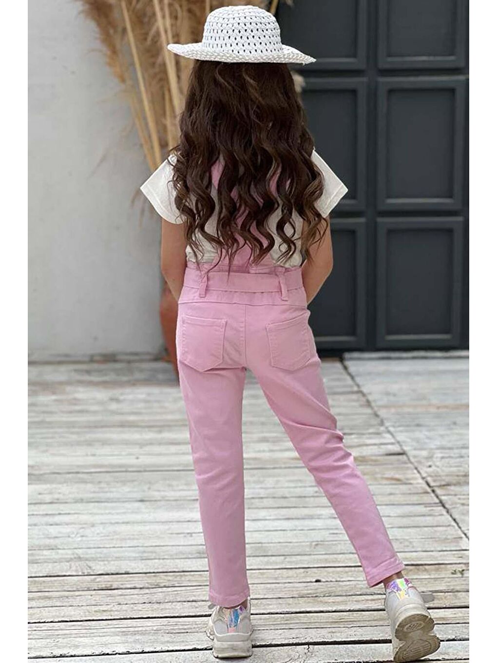 Kız Çocuk Üzeri Digital Baskılı T-shirt Yırtmaç ve Kedi Detaylı Pembe Jean Salopet Takım-3