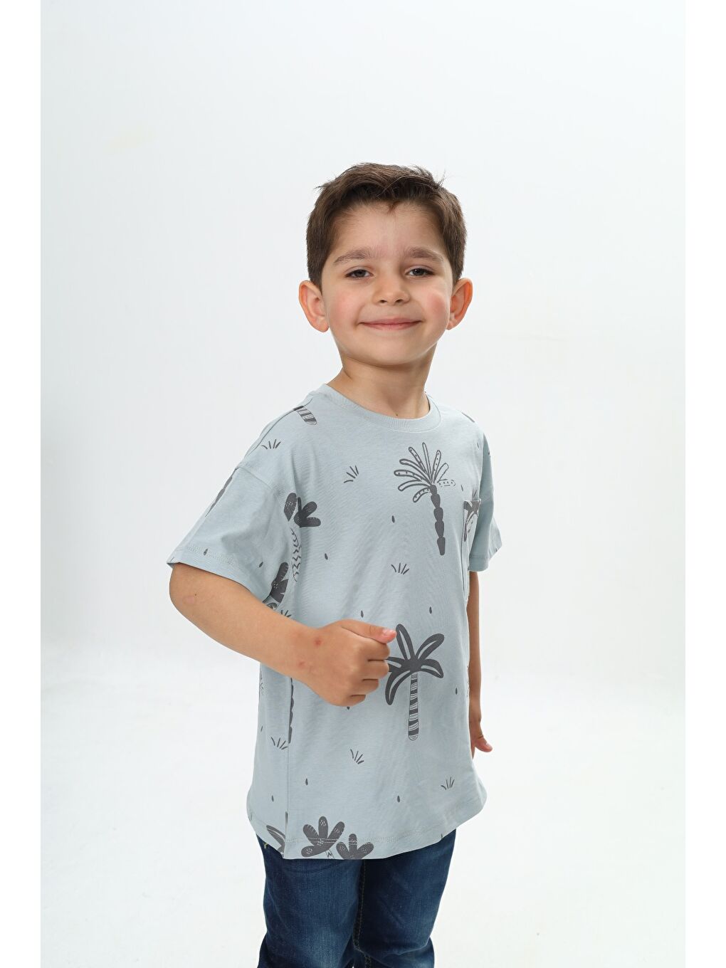 Gri Erkek Çocuk Göğsü Cepli Palmiye Baskılı Tişört-2