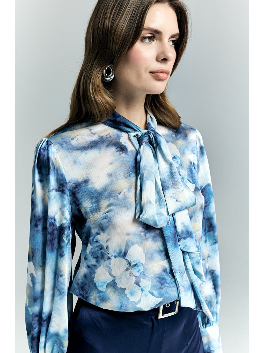 Desenli Fularlı Gömlek - Mavi-1