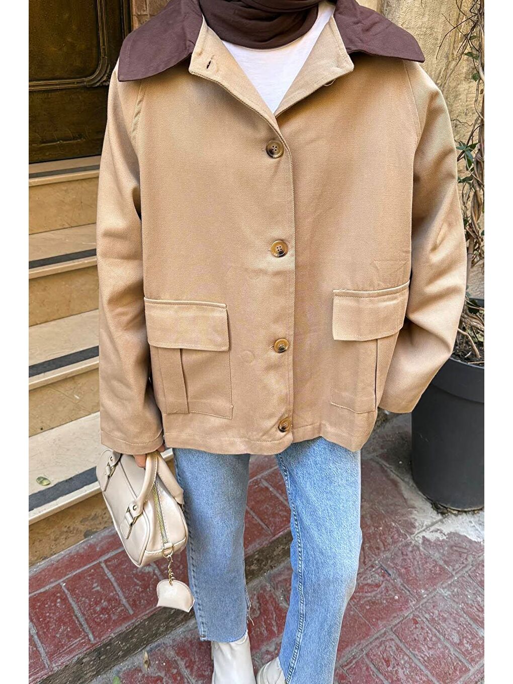 Kahverengi Yaka Detaylı Düğmeli Gabardin Ceket Camel-2