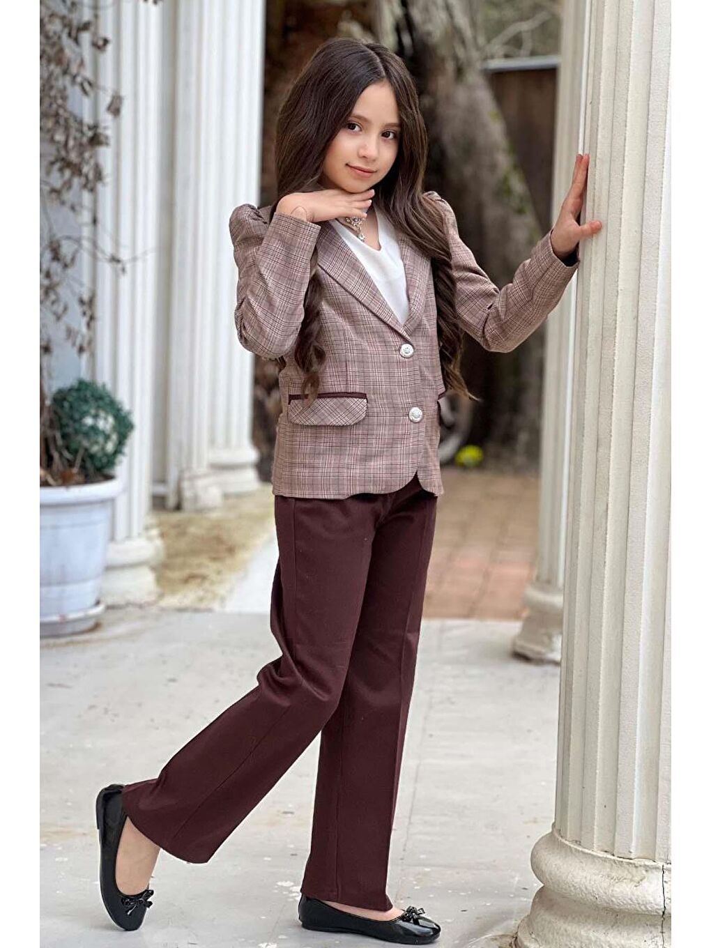 Kız Çocuk Yakası Açık Ve Taş Detaylı Bluz Ekose Çizgi Blazer Ceket Kemerli Kahverengi Alt Üst Takım