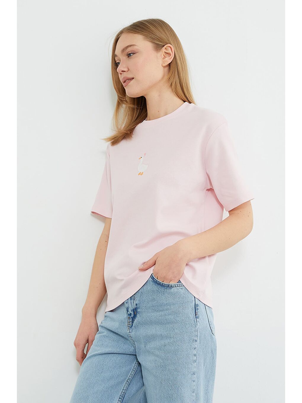 Pembe Ördek Nakışlı Bisiklet Yaka Salaş Tişört-3