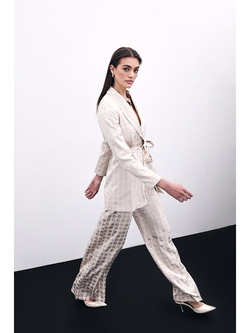 Kare Desenli Kuşaklı Ceket - Bej-3