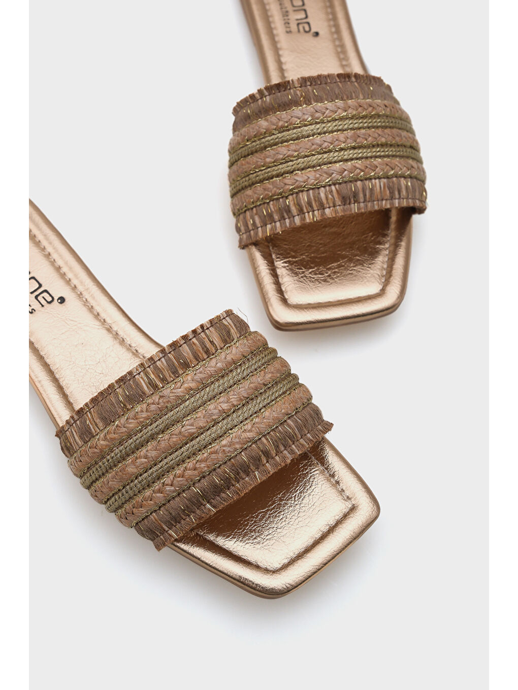 Bej Keren Düz Topuklu Hasır Küt Burunlu Kadın Terlik-4