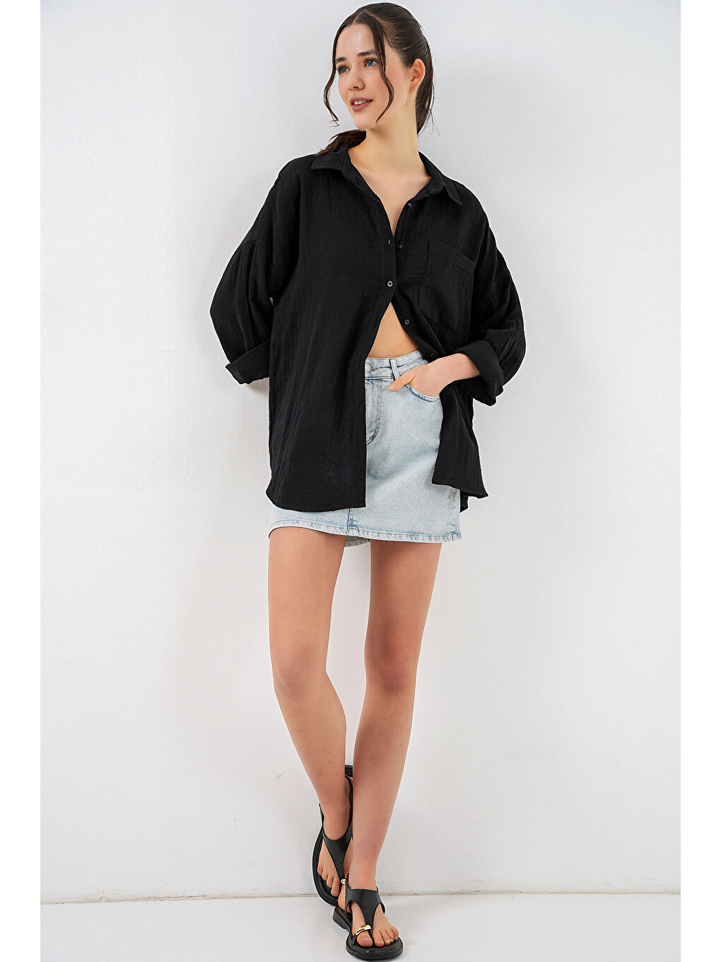 Kadın Tek Cepli Oversize Müslin Gömlek 20353 - Siyah-1