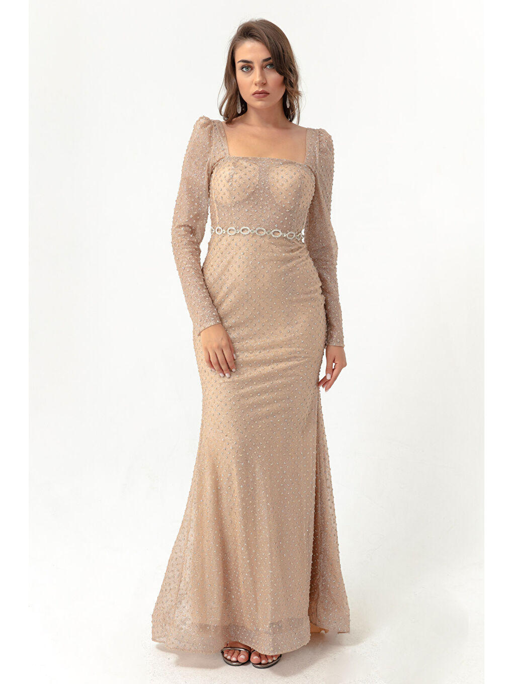 Kadın Bej Kare Yaka Taşlı Kemerli Uzun Abiye Elbise