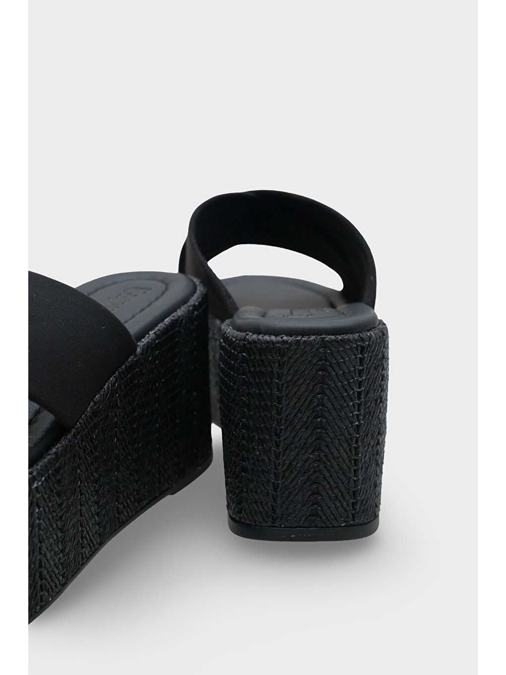 Siyah Vina Platform Çapraz Bantlı Kadın Terlik-3