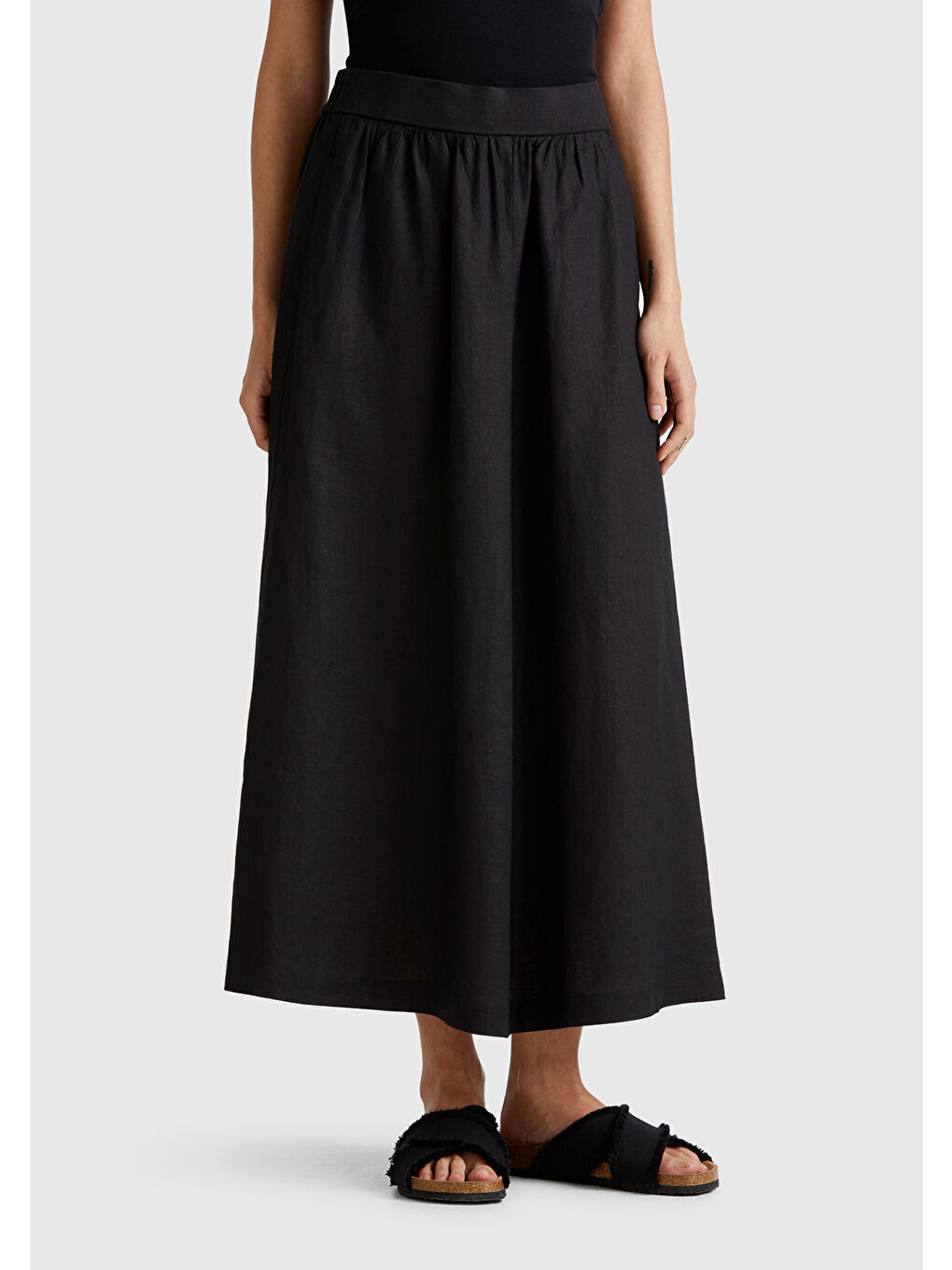 Kadın Siyah %100 Keten Arka Beli Lastikli Pileli Uzun Etek