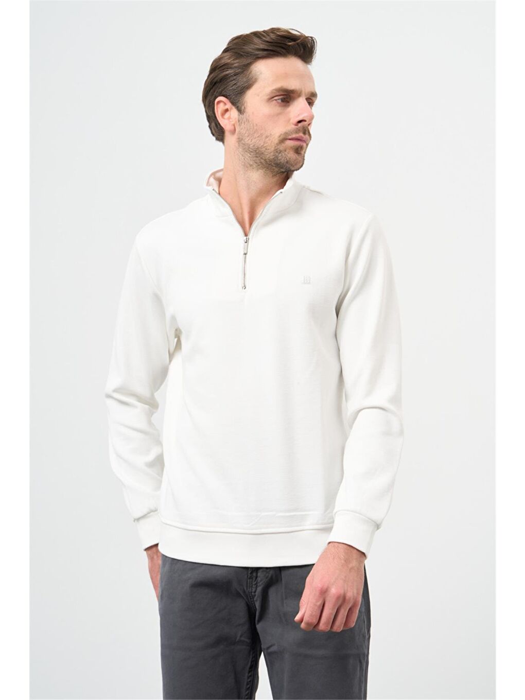Beyaz Örme Dik Yaka Pamuklu Casual Slim Fit Dar Kesim Sweatshirt 1013245151