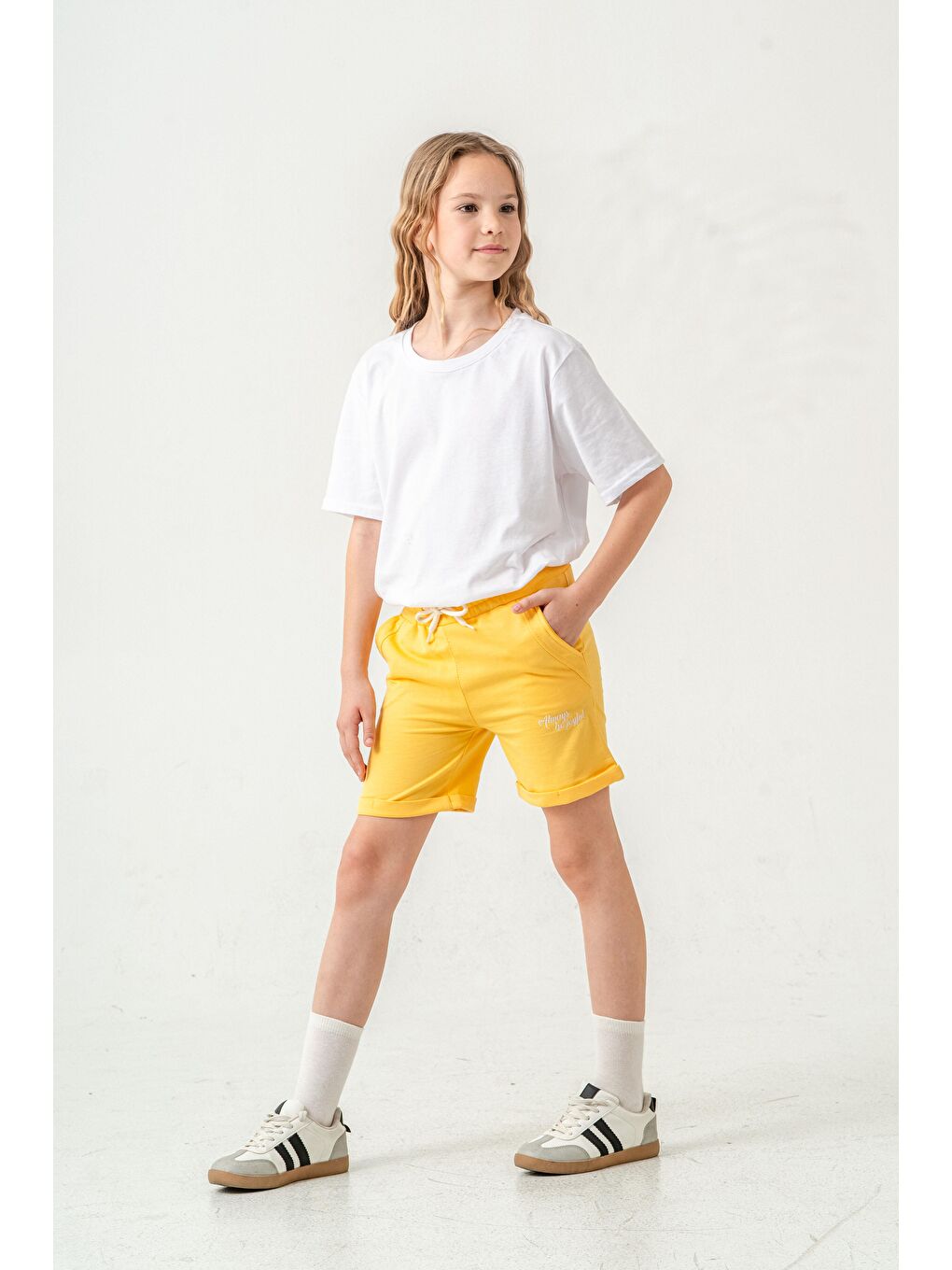 Sarı Always Be Joyful Nakışlı Kız Çocuk Şort-1