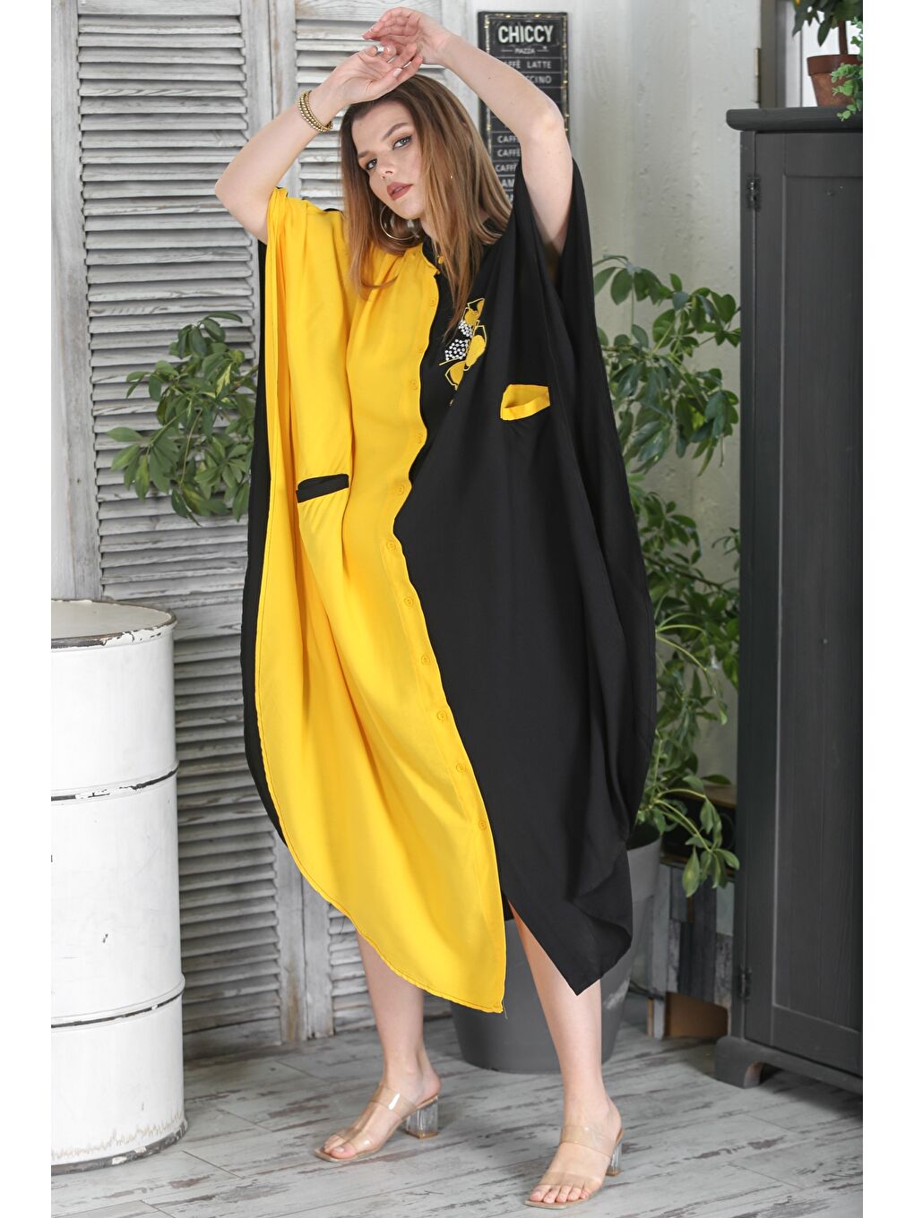 Siyah-Sarı Hakim Yaka 3/4 Kol Fleto Cep Nakışlı Casual Oversize Dokuma Elbise-5