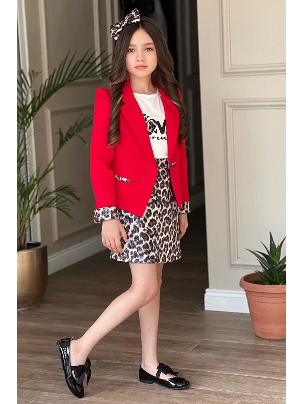 Kız Çocuk Love Yazı Baskı Bluz Leopar Detaylı Kırmızı Blazer Ceket Leopar Detay Pullu Etekli Takım-1