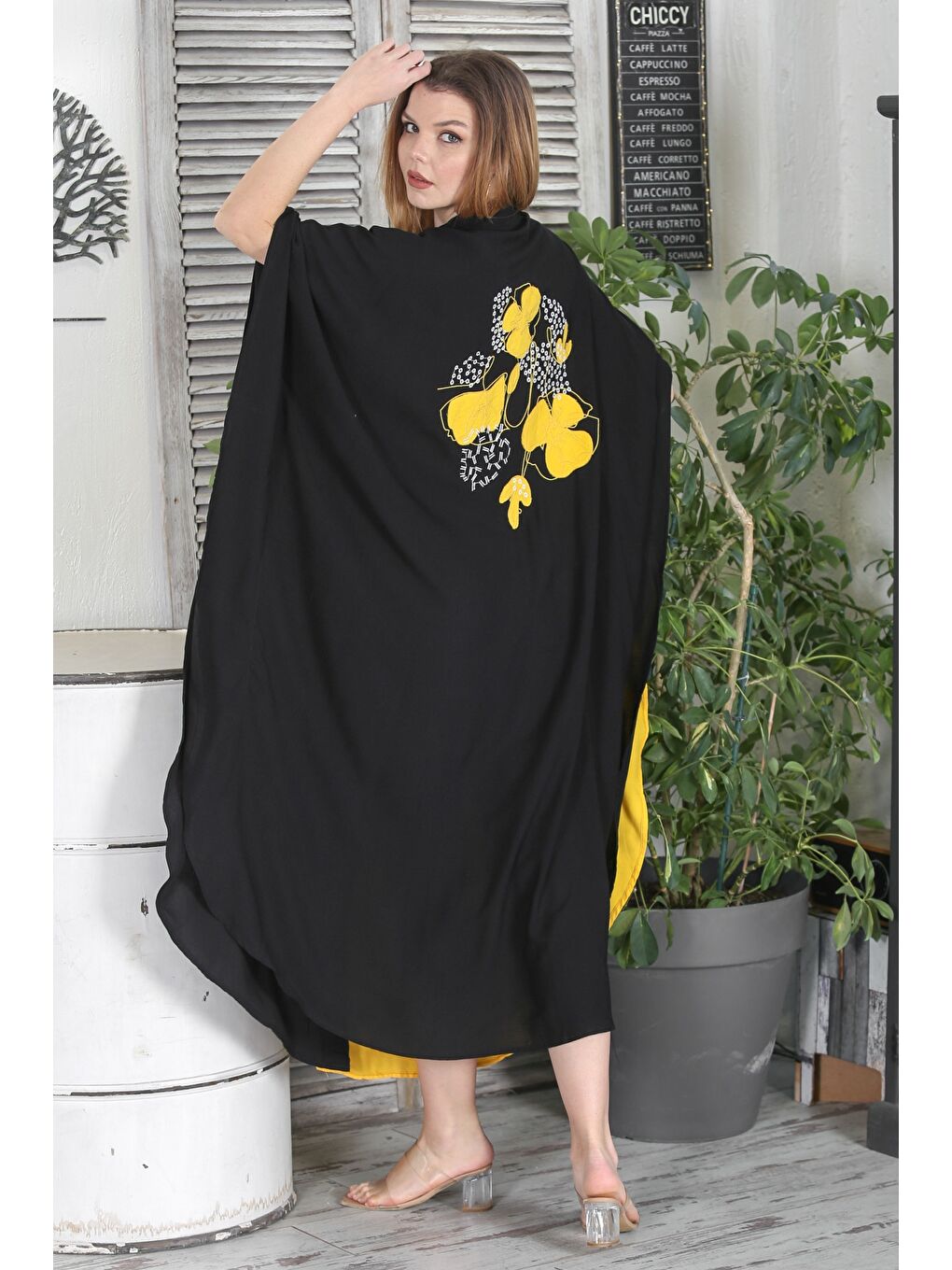 Siyah-Sarı Hakim Yaka 3/4 Kol Fleto Cep Nakışlı Casual Oversize Dokuma Elbise-7