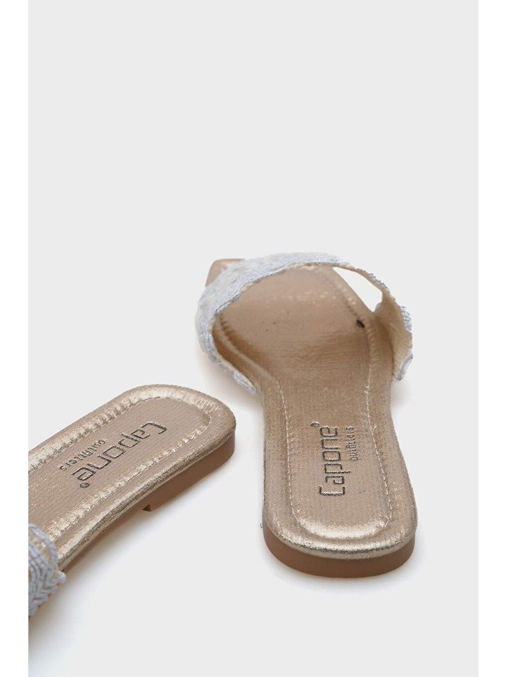 Beyaz Katya Düz Topuklu Parlak Küt Burunlu Kadın Terlik-4