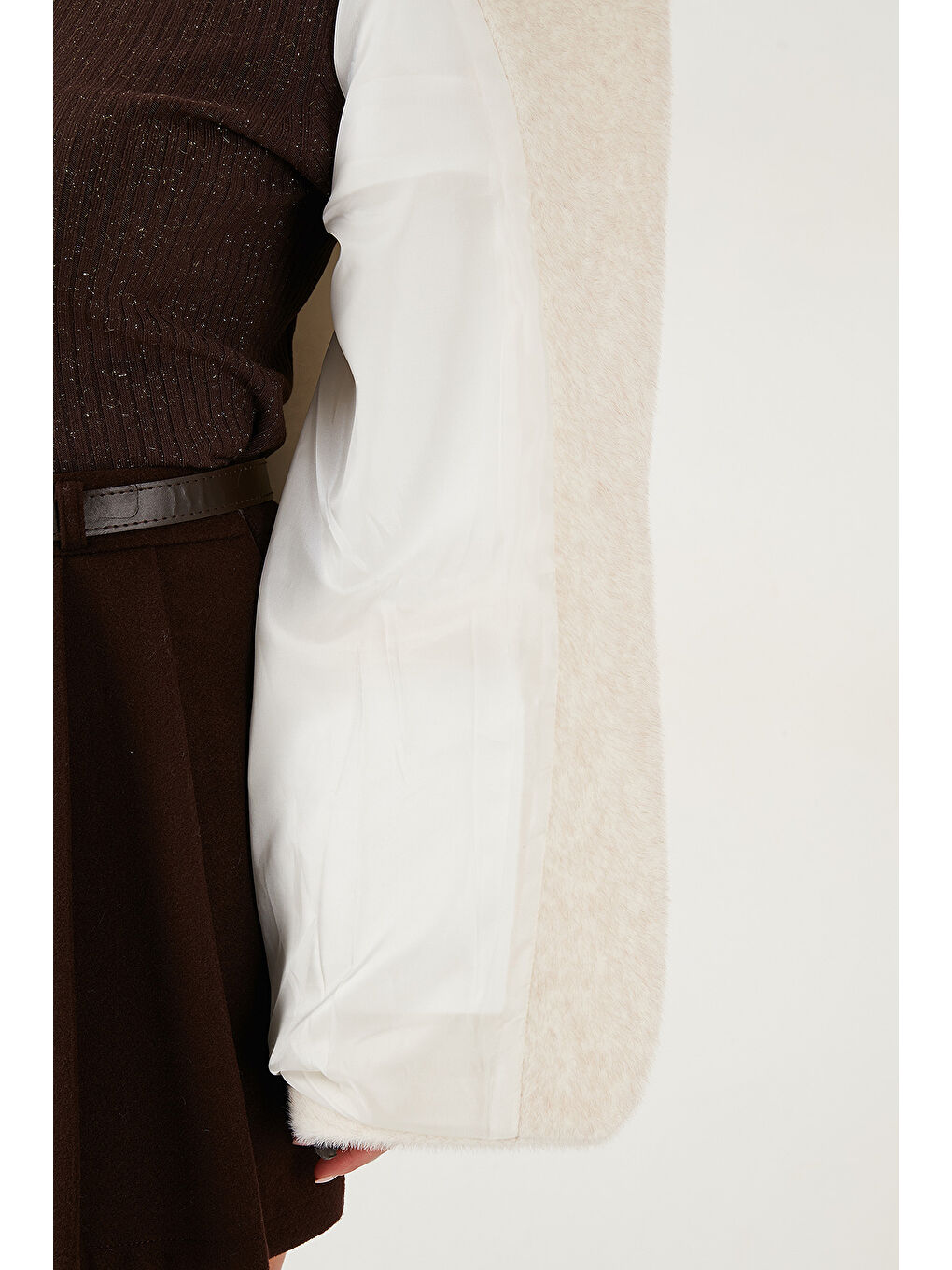 Beyaz Regular Fit Astarlı Kemer Detaylı Pelüş Dokulu Ceket 6839490-5