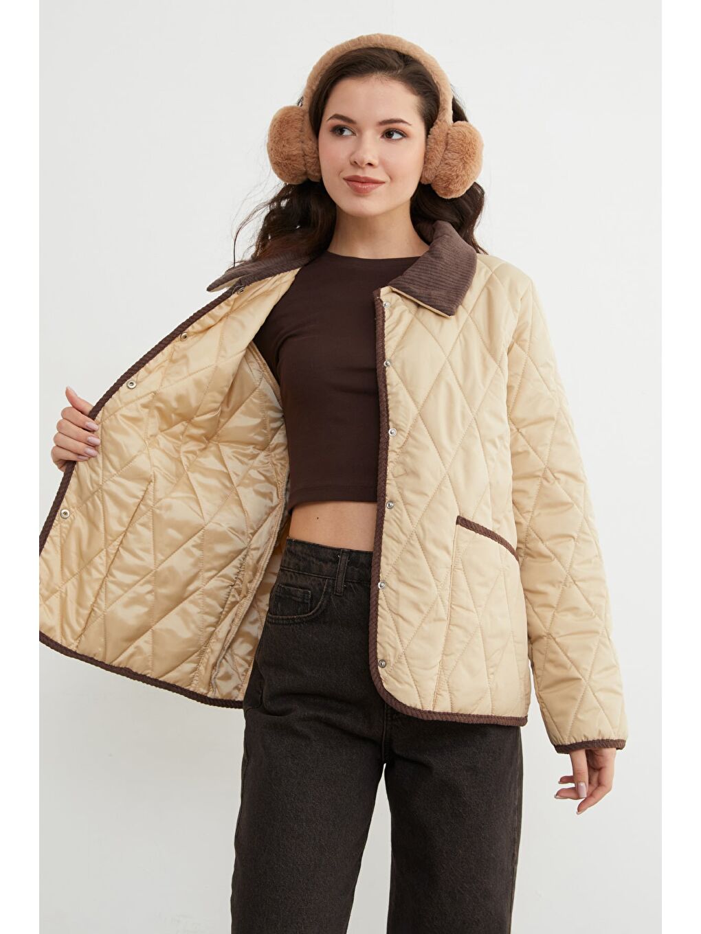 Bej Kadife Detaylı Polo Yaka Kapitone Mont-1