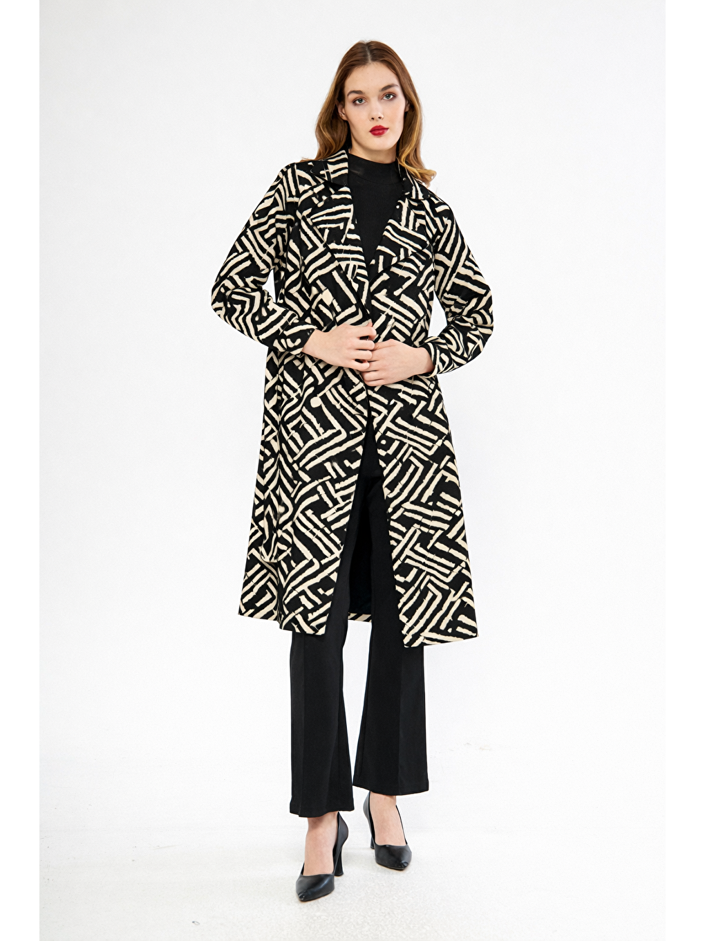 Siyah Astarsız Cepli Düğmeli Kuşaklı Yazlık Trenç-4