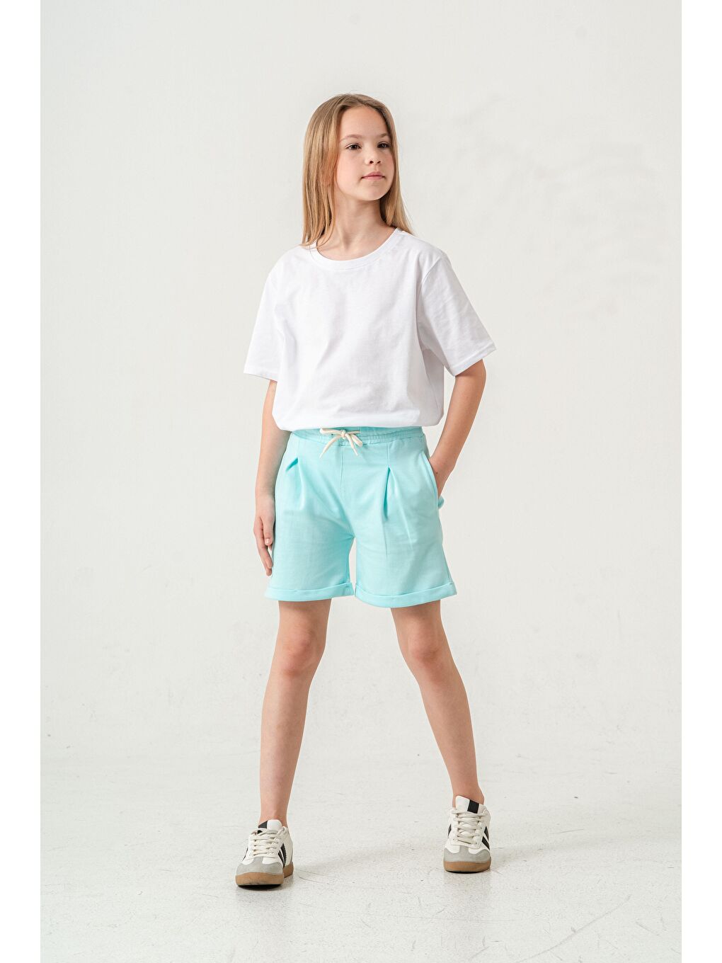 Turkuaz Duble Paça Kemer Kordonlu Kız Çocuk Şort-4