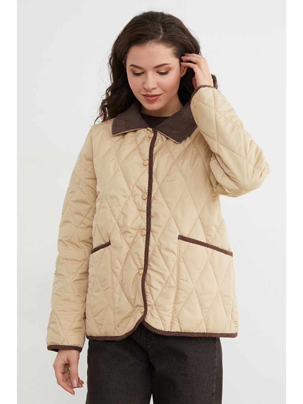 Bej Kadife Detaylı Polo Yaka Kapitone Mont-4