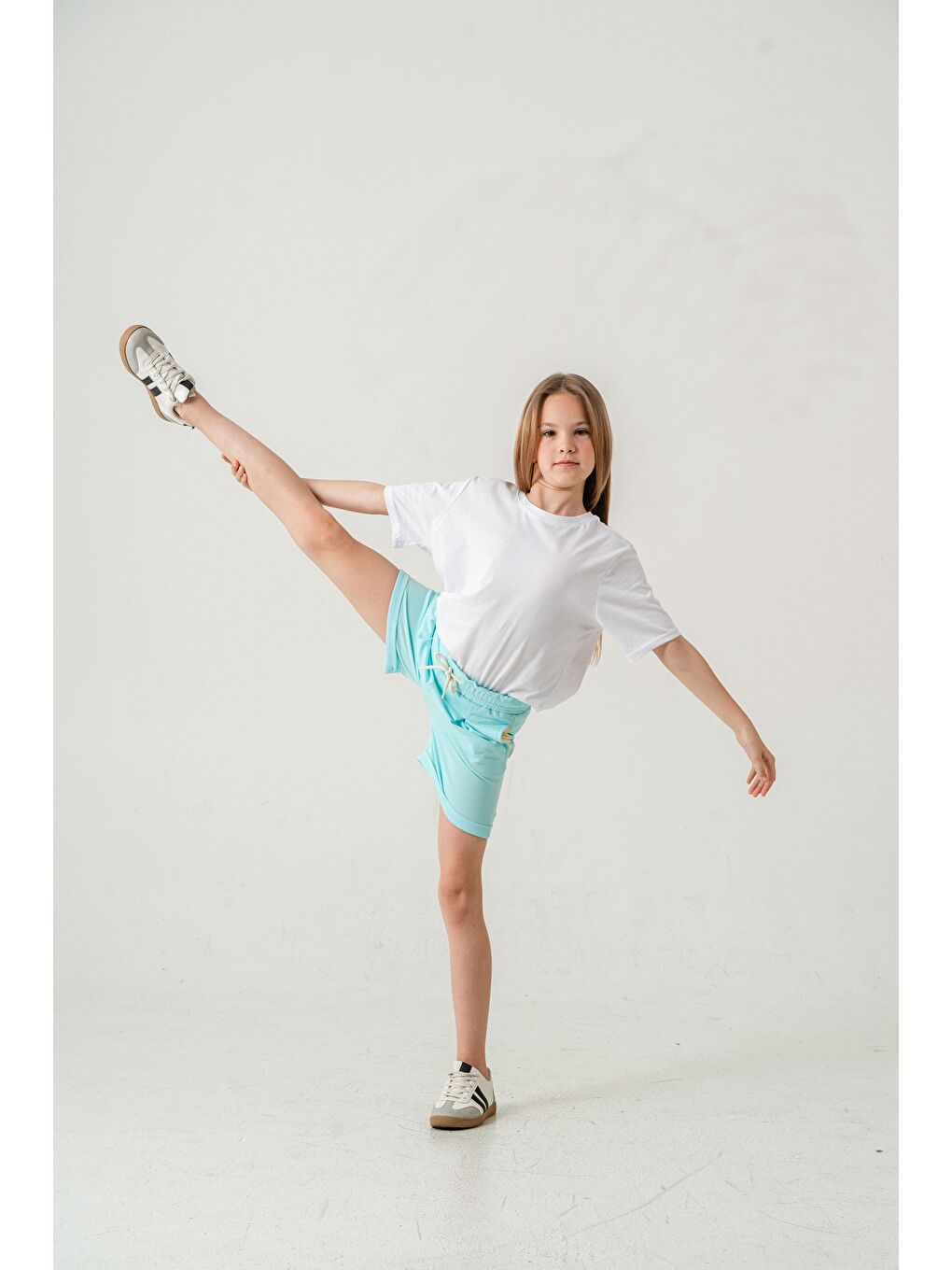 Turkuaz Duble Paça Kemer Kordonlu Kız Çocuk Şort-5