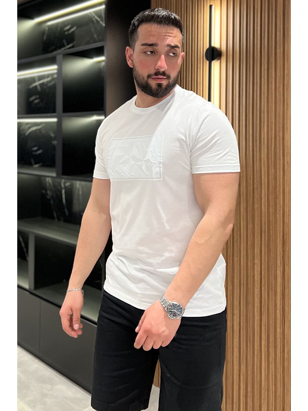 Beyaz Erkek Bisiklet Yaka Baskılı Tişört