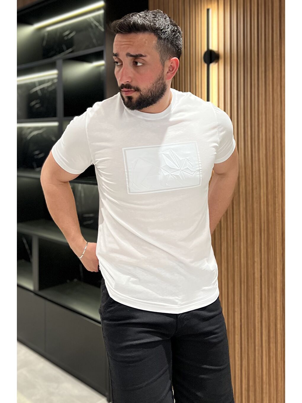 Beyaz Erkek Bisiklet Yaka Baskılı Tişört-1