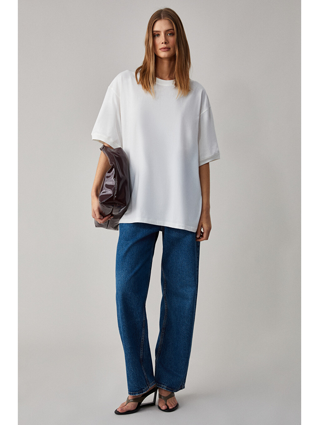 Betsy Kadın %100 Pamuk Bisiklet Yaka Kısa Kollu Fit Relaxed Ekru T-shirt