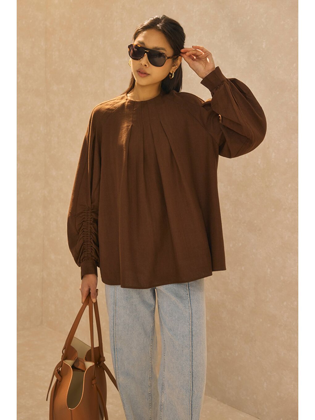 Kahverengi Kol Büzgülü Pamuk Keten Tunik Kahve-2