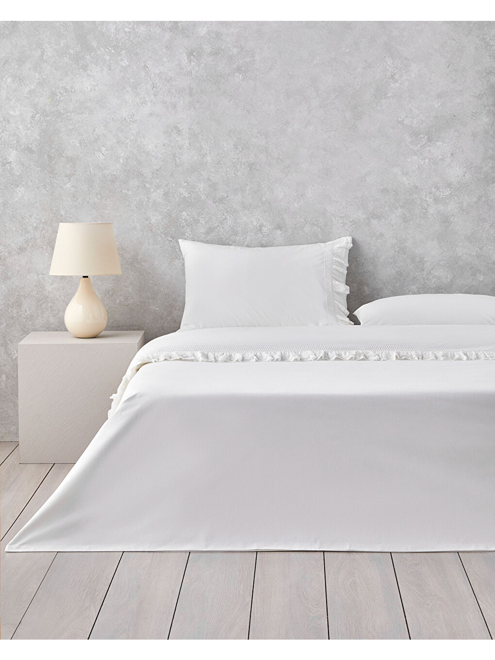 Elegance Chic Fırfırlı Kopanakili Çift Kişilik Nevresim Takımı 200x220 cm Beyaz