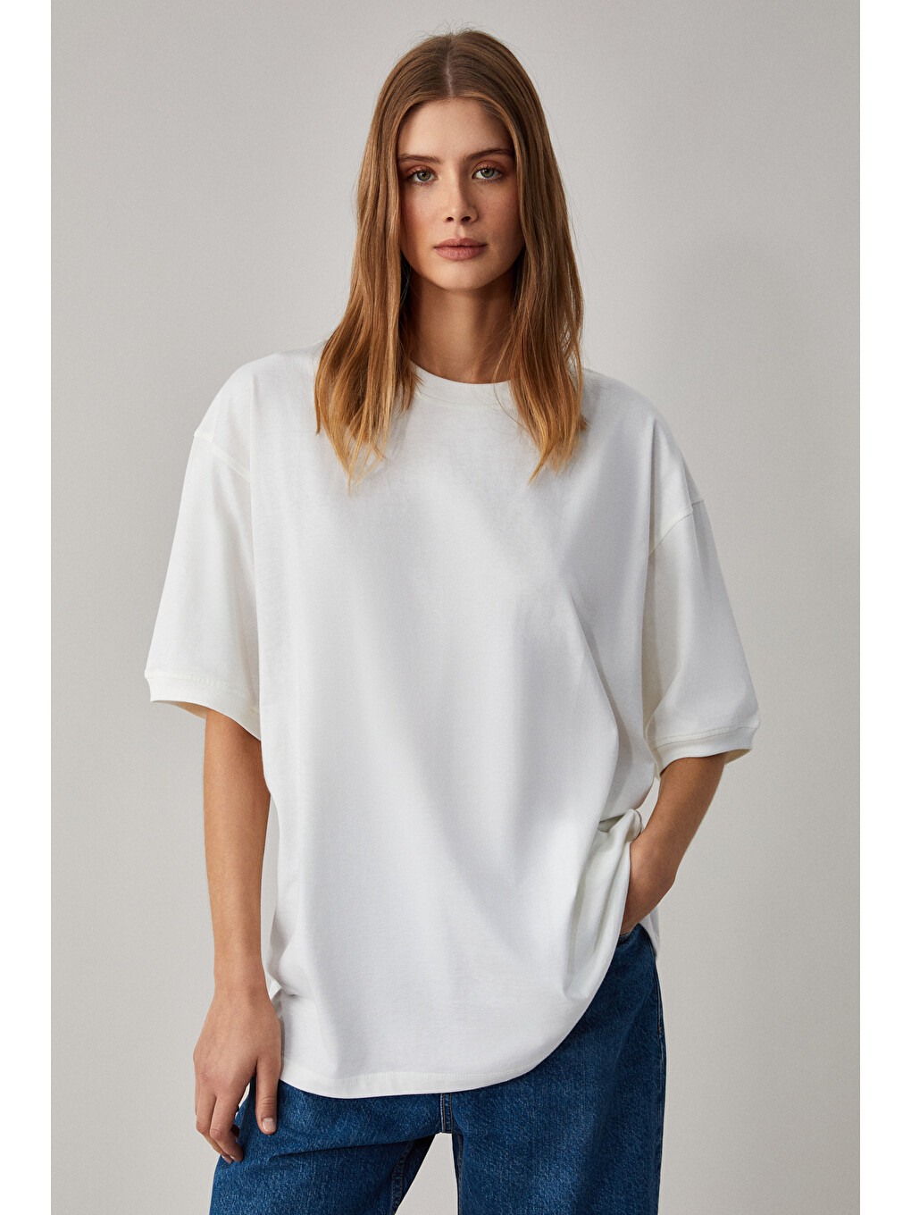 Betsy Kadın %100 Pamuk Bisiklet Yaka Kısa Kollu Fit Relaxed Ekru T-shirt-2