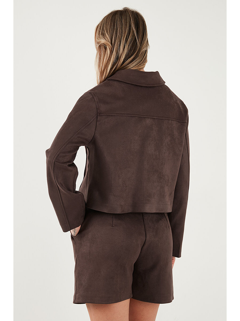 Kahverengi Regular Fit Klasik Yaka Süet Dokulu Cep Detaylı Kadın Ceket 6524992-2
